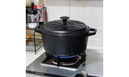 Cast Iron 4.7L Casserole Dish Non Stick Oven Stew Cooking Stock Pot With Lid