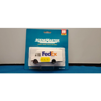 Walthers Scenemaster HO. 949-12103 Morgan Olson route star van FedEx