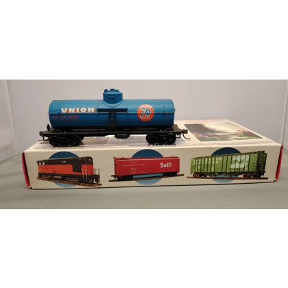 Pre owned Walthers HO. PO(MB13) 36ft single dome tank car Union 76 #10327