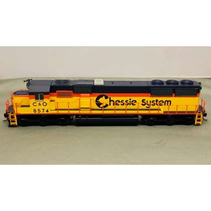 Walthers Mainline HO. Emd SD50, Chessie system C&O #8574