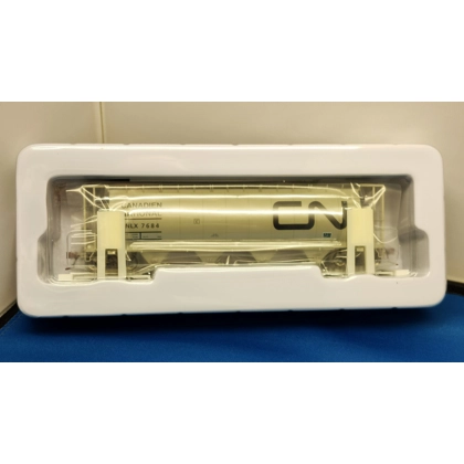 Rapido Trains HO. 3800 4 Bay Covered Hopper CN Wet Noodle #7684