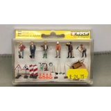 Noch HO. Workers with assorted tools
