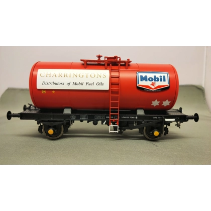 Heljan O. B Tank, Mobil Charringtons fuel oils Red