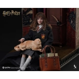 INART HERMIONE GRANGER 1/6 COLLECTIBLE..