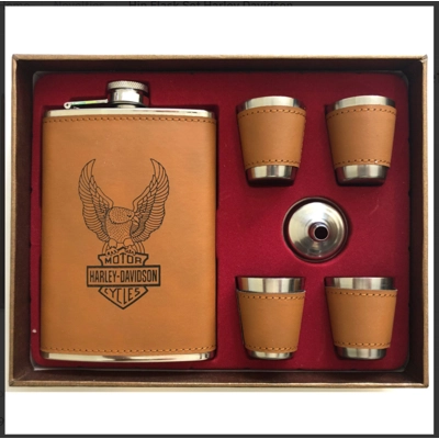 Harley Davidson Hip Flask Set