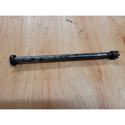 Z650 REAR WHEEL SPINDLE