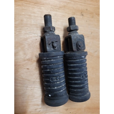Z900A4 REAR FOOTRESTS