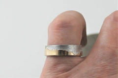 https://cdn.freewebstore.com/resize/300338/1518017073400_img_50702.jpg/600/900/0/SOLD OUT?bg=FFFFFF Textured Sterling and 9K yellow Gold ring, 6mm