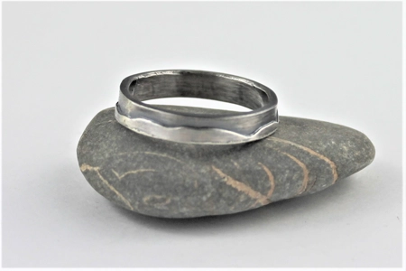 Sterling Silver 4mm Band Rin..