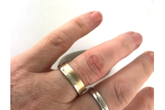 9ct gold 6mm band Mountains Ring