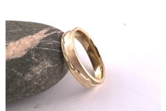 9ct gold 4mm Mountain Ring
