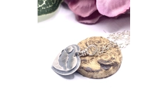 https://cdn.freewebstore.com/resize/300338/img_9368_1713549559416.jpeg/600/900/0/?bg=FFFFFF Heart of the Lakes Mountain Pendant