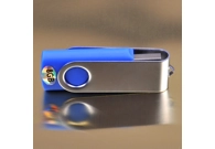 HIGH SPEED 8GB KEYRING 2.0 FLASH DRIVE..