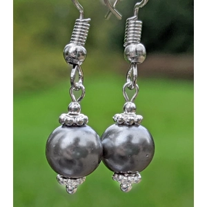 Simple Gray Pearl Earrings