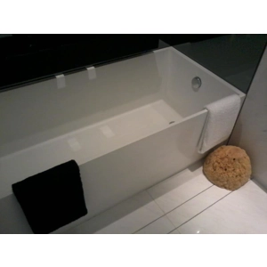 Acrylic Squared Bath Tub