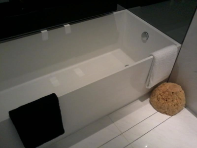 Acrylic Squared Bath Tub