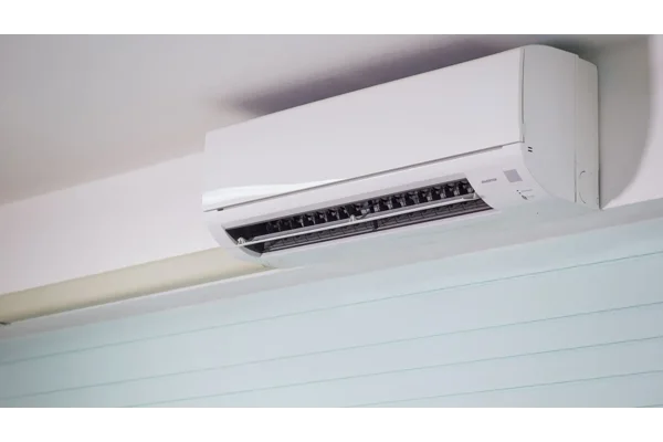 Mini A/C Split Systems : Modern HVAC Ductless Heating and Cooling Units.