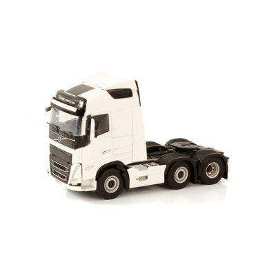 WHITE LINE VOLVO FH5 GLOBETROTTER 6X2 TWIN STEER title=