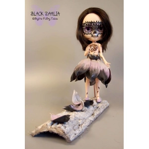 Maria van Bruggen - Black Dahlia