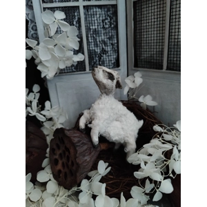 Katy Rein - Brooch Lamb I