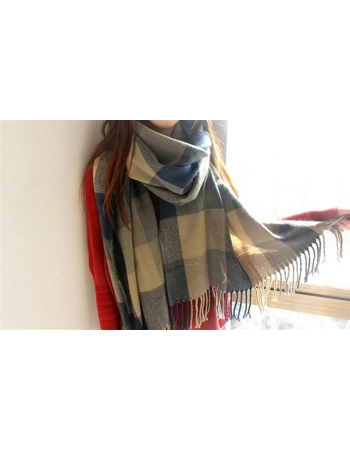 Stylish Checked Scarf