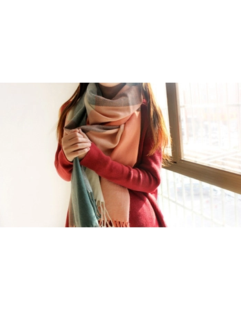 Stylish Checked Scarf