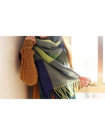 Stylish Checked Scarf