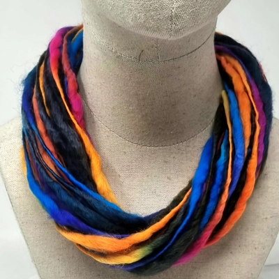 "Toucan" Pure wool necklace with magnetic clasp