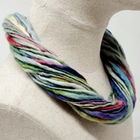 "Spring green" Pure wool necklace with magnetic clasp