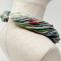 "Spring green" Pure wool necklace with magnetic clasp