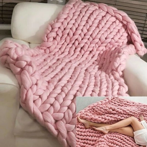 Chunky Cable Knit Throws Pink