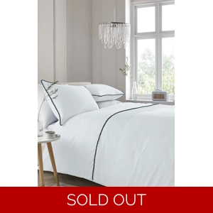 POMPOM PINTUCK WHITE/NAVY