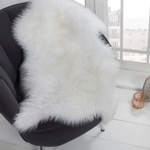 FLUFFY RUG WHITE