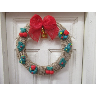 Dolls House Christmas Wreath with Tiny Xmas Embellishments 1:12 Scale