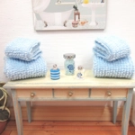Dolls House Towels 4 Blue with Bath Salts and Ornament Jars 1:12th Scale Bathroom Miniature