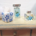 Dolls House Towels 4 Blue & White with Bath Salts Ornament Jar & Tissue Box Mini Bathroom 1:12 Scale