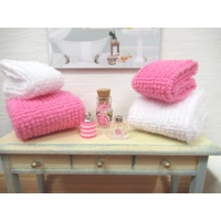 Dolls House Towels Pink White with Bath Salts Bottle and Ornament Jars Miniature Bathroom 1:12 Scale