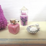 Dolls House Towels Dark Pink & White with Bath Salts Jar, Soap Dispenser & Dish Bathroom 1:12 Scale