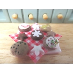 Dolls House Christmas Cookies and Plate 9 Miniature Xmas Biscuits 1:12th Scale