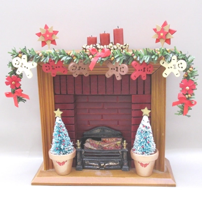 Dolls House Christmas Garland Gingerbread Men 1:12 Scale Miniature Fireplace Decoration