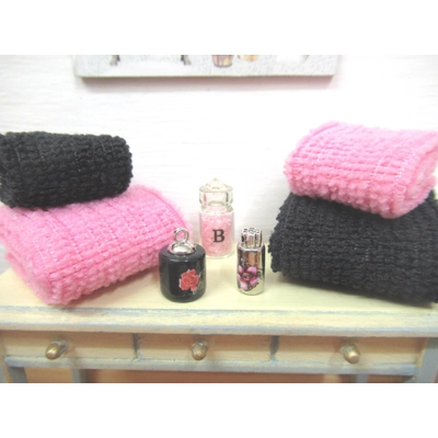 Dolls House Towels 4 Pink & Black with Miniature Bath Salts and Ornament Jars 1:12th Scale