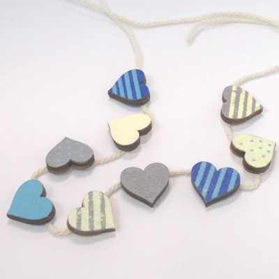 Dolls House Hearts Bunting Miniature Seaside Beach Hut Decoration 1:12 Scale