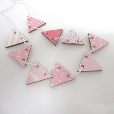 Dolls House Bunting 9 Pink Flags Nursery or Girls Bedroom Miniature Decor 1:12 Scale