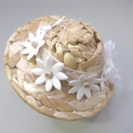 Dolls House Straw Hat Decorated with White Flowers Miniature Clothes Accessory 1:12 Scale