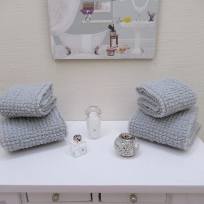 Dolls House Towels Grey with Matching Bath Salts and Ornament Jars 1:12th Scale Bathroom Miniatures