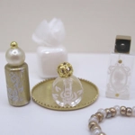 Dolls House Miniature Perfume Bottles Gold and White with Necklace Tray & Tissue Box 1:12 Scale