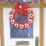 Dolls House Hearts Wreath Miniature Door Decoration 1:12th Scale