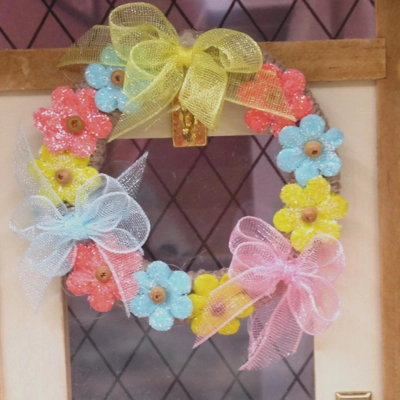 Dolls House Wreath Miniature Door Decoration Flowers and Bows 1:12th Scale