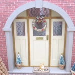 Dolls House Christmas Wreath Buttons Gingerbread Houses and Tartan Bow 1:12 Scale