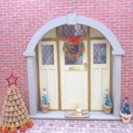 Dolls House Christmas Wreath Miniature Door Decoration Berries and Flowers 1:12 Scale